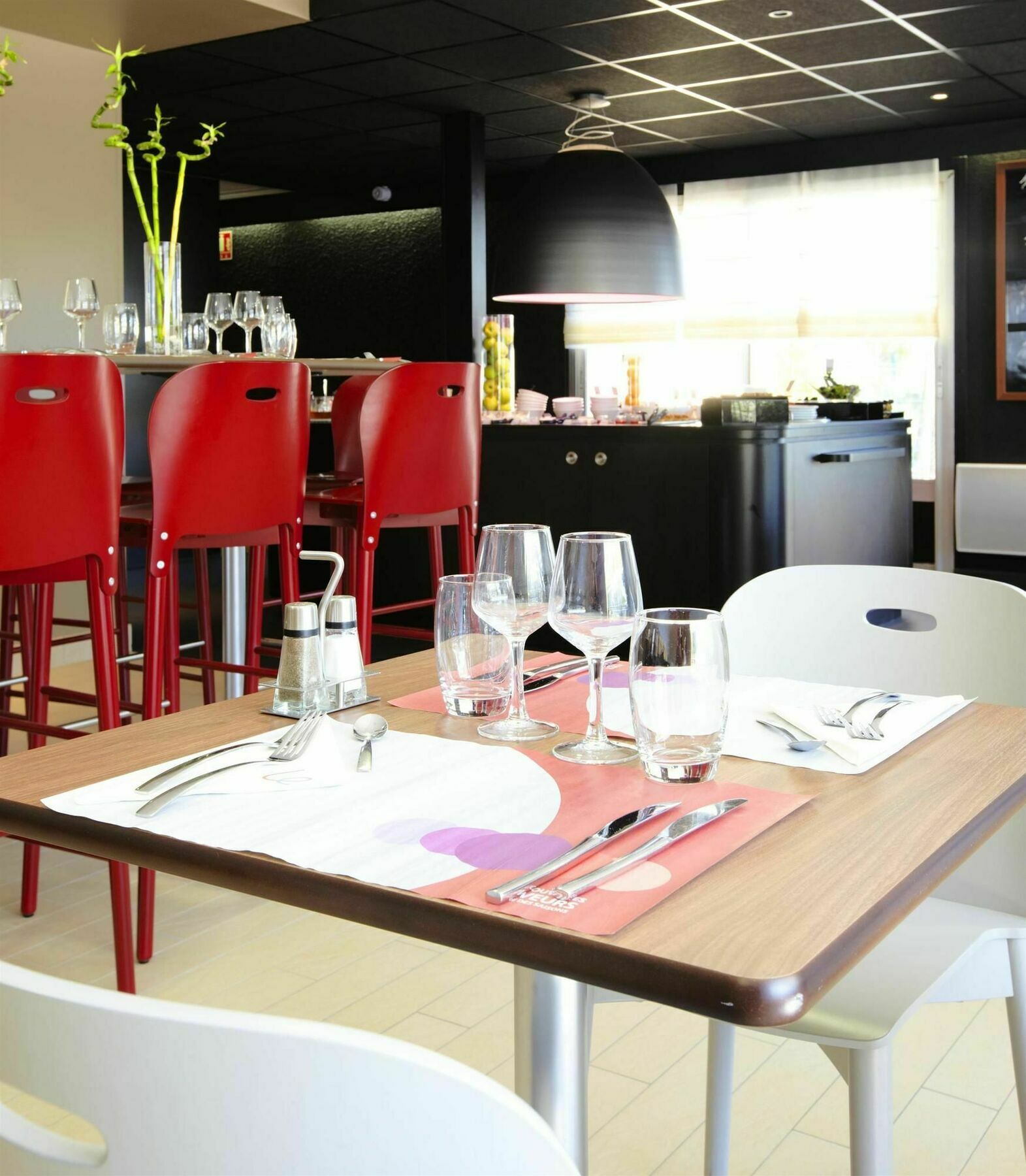 Kyriad Direct Marseille Ouest - Martigues Restaurant photo